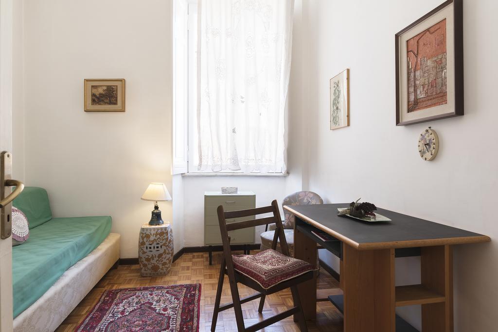 Flower'S Market Apartment - Charme Holidays Рим Екстер'єр фото