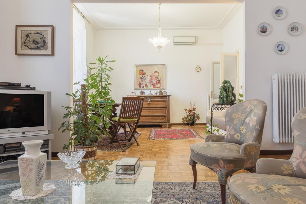 Flower'S Market Apartment - Charme Holidays Рим Екстер'єр фото