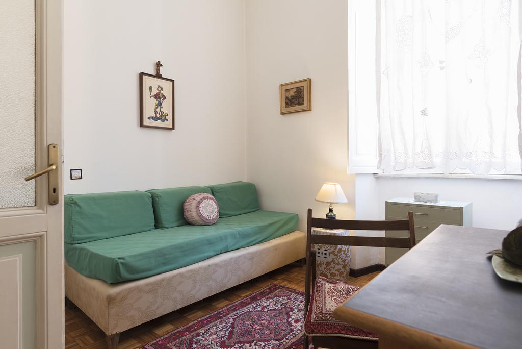 Flower'S Market Apartment - Charme Holidays Рим Екстер'єр фото