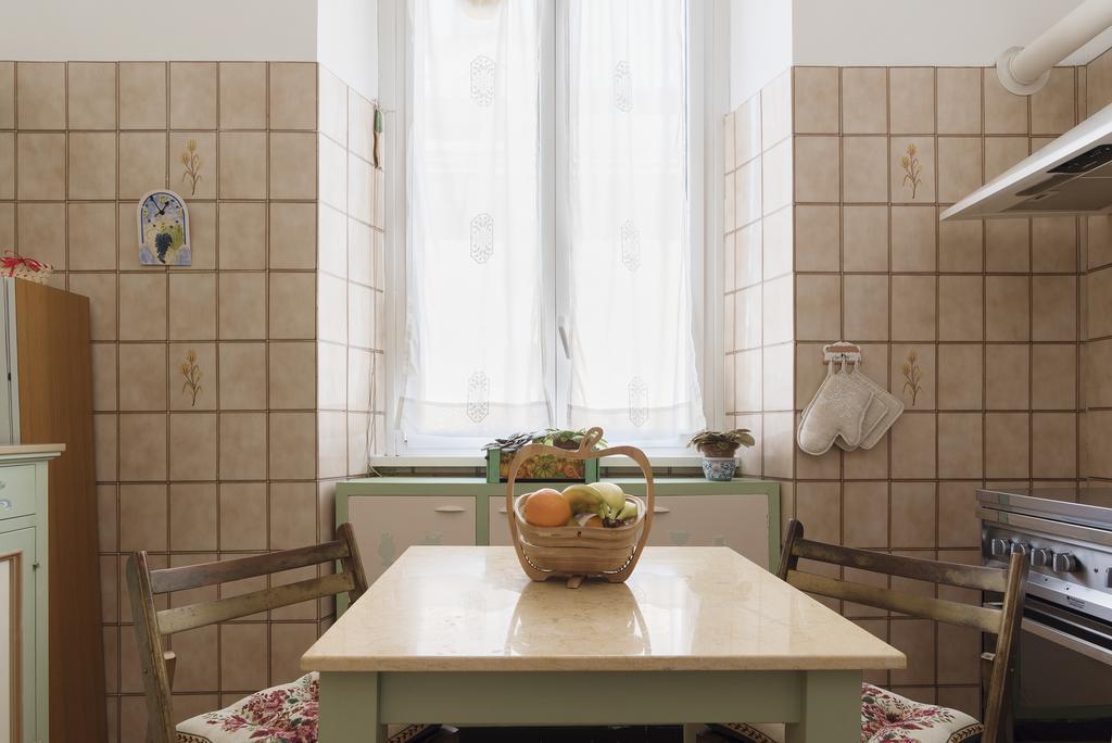 Flower'S Market Apartment - Charme Holidays Рим Екстер'єр фото