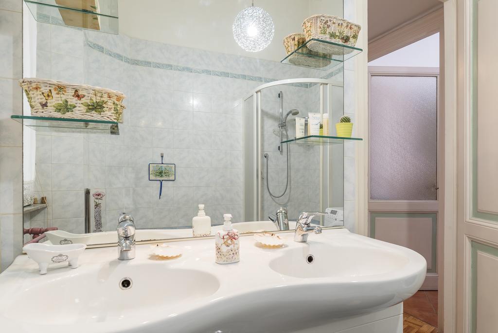 Flower'S Market Apartment - Charme Holidays Рим Екстер'єр фото